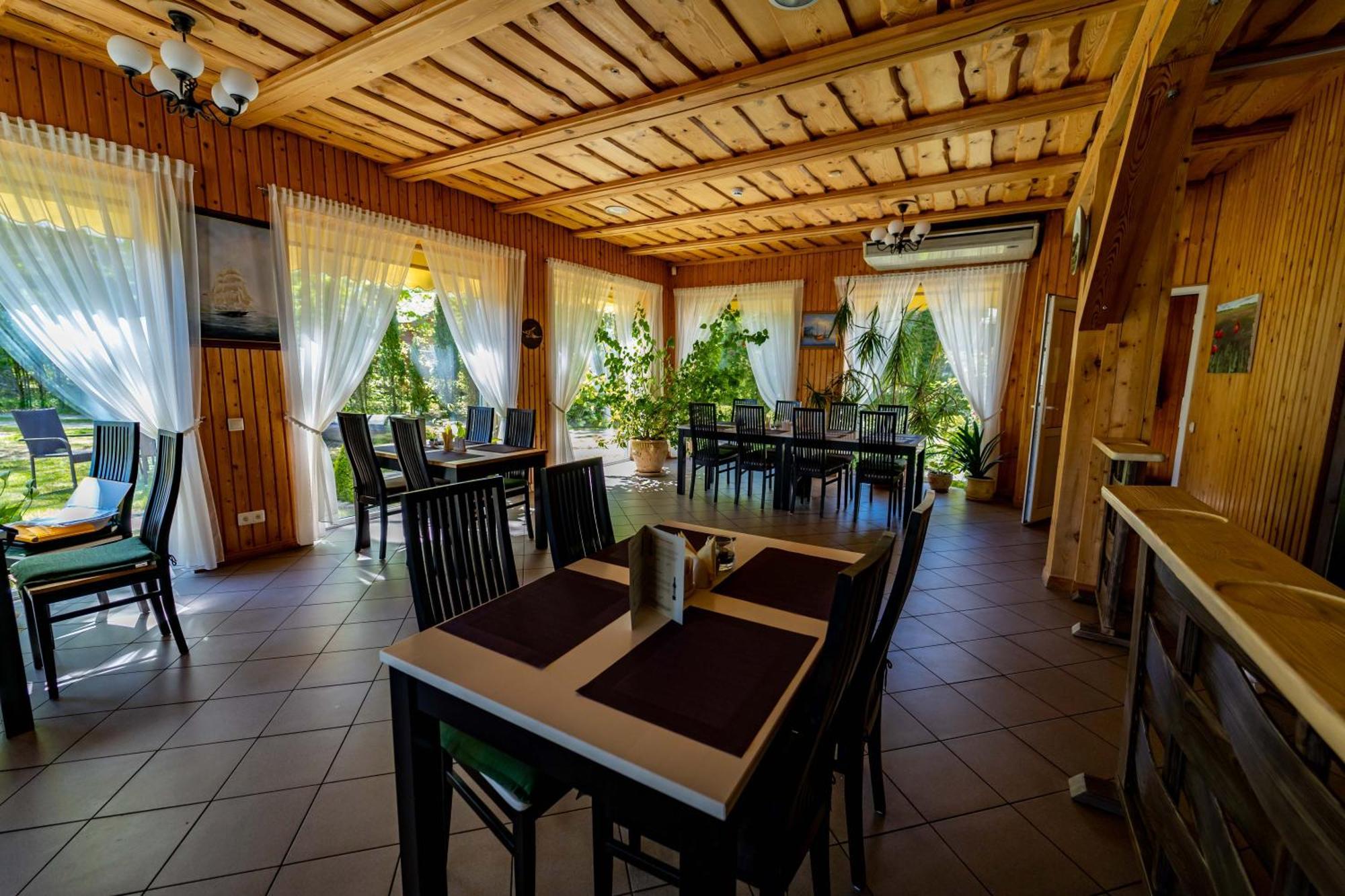 Imantas Nams Hotel Jurkalne Ngoại thất bức ảnh